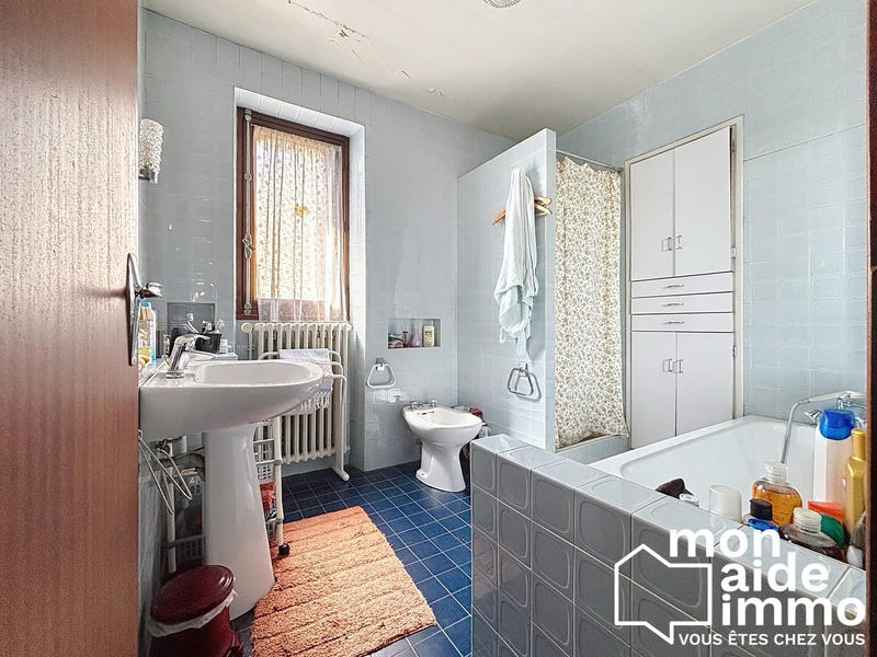 Maison - 210 m² - 8 pièces