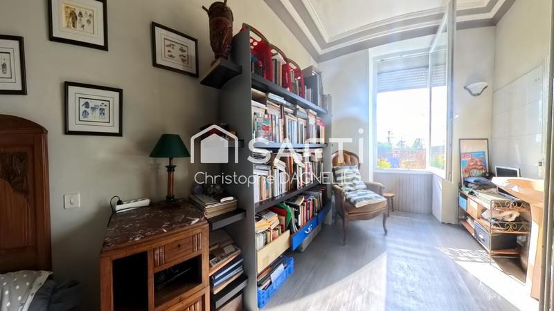 Maison - 234 m² - 6 pièces