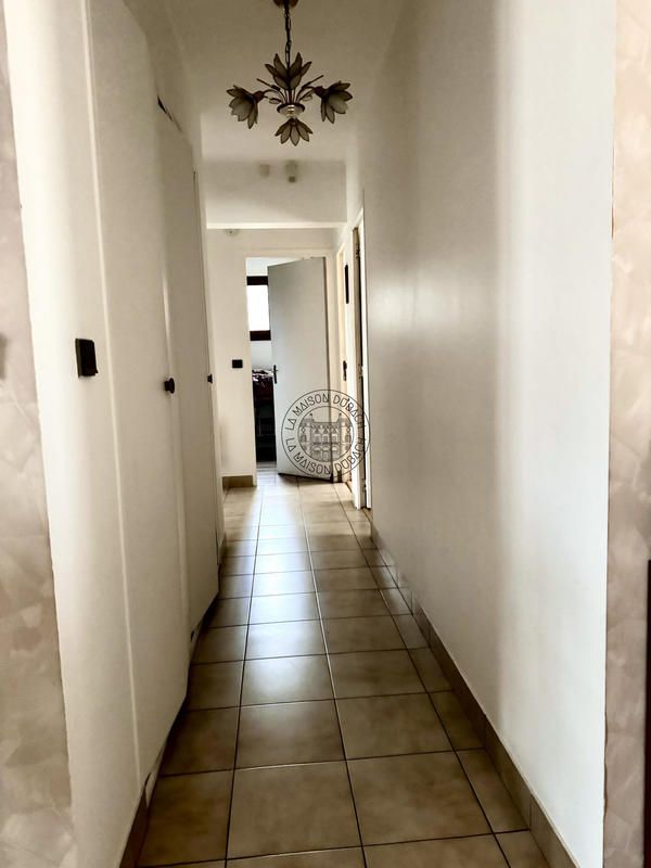 Maison - 205 m² - 6 pièces