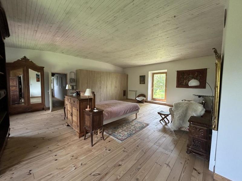 Propriété - 347 m² - 8 pièces