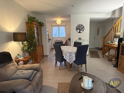 Maison - 85 m² - 4 pièces