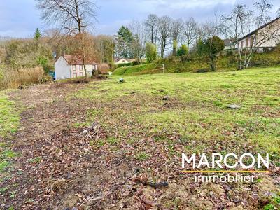 Terrain constructible - 712 m²