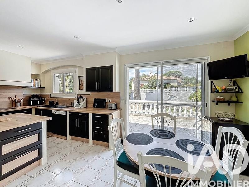 Maison - 240 m² - 5 pièces