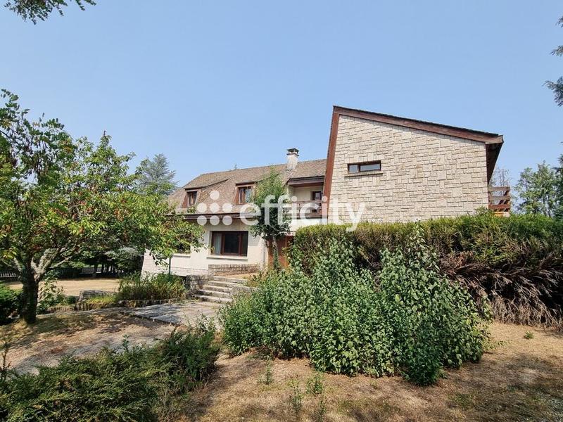 Maison - 272 m² - 11 pièces