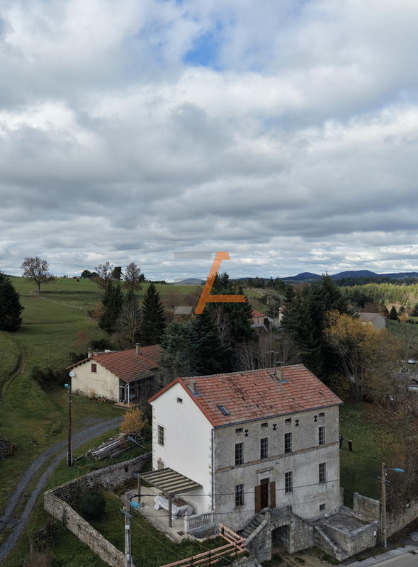 Maison - 180 m² - 5 pièces