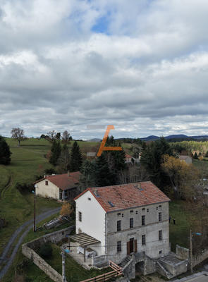 Maison - 180 m² - 5 pièces