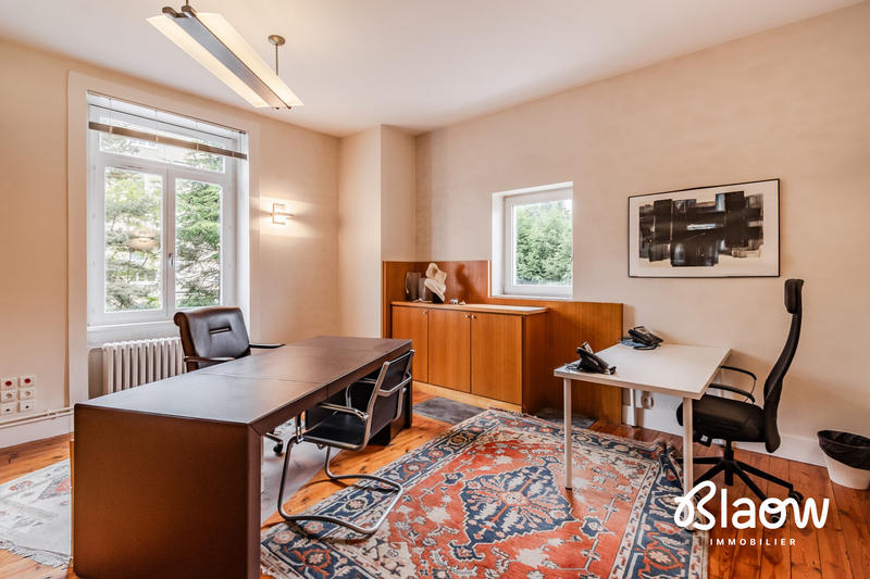 Maison - 345 m² - 18 pièces