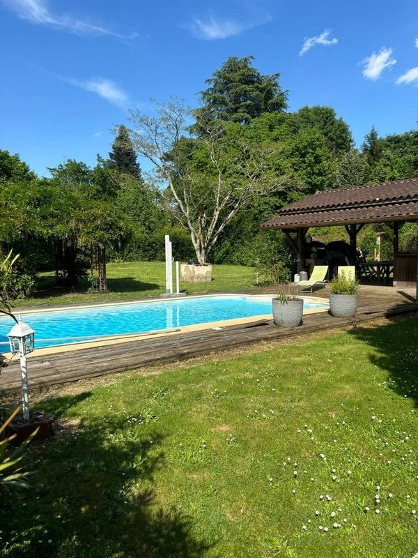 Maison - 182 m² - 7 pièces