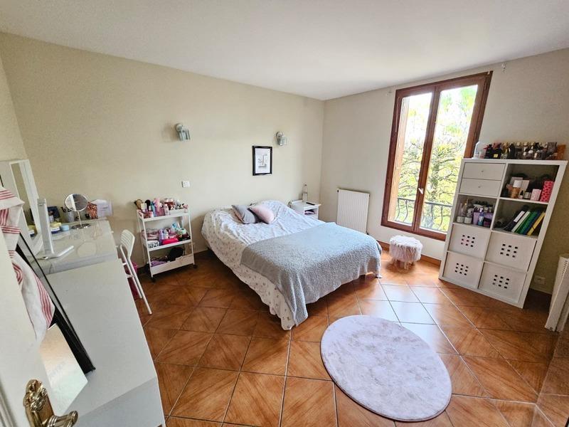 Maison - 270 m² - 15 pièces