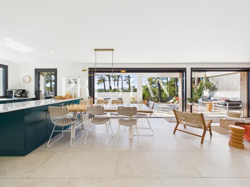 Maison - 290 m² - 10 pièces