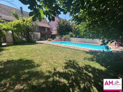 Maison - 185 m² - 6 pièces