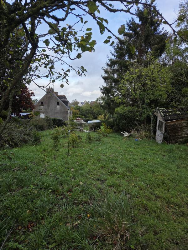 Terrain constructible - 890 m²