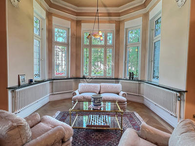 Maison - 258 m² - 8 pièces