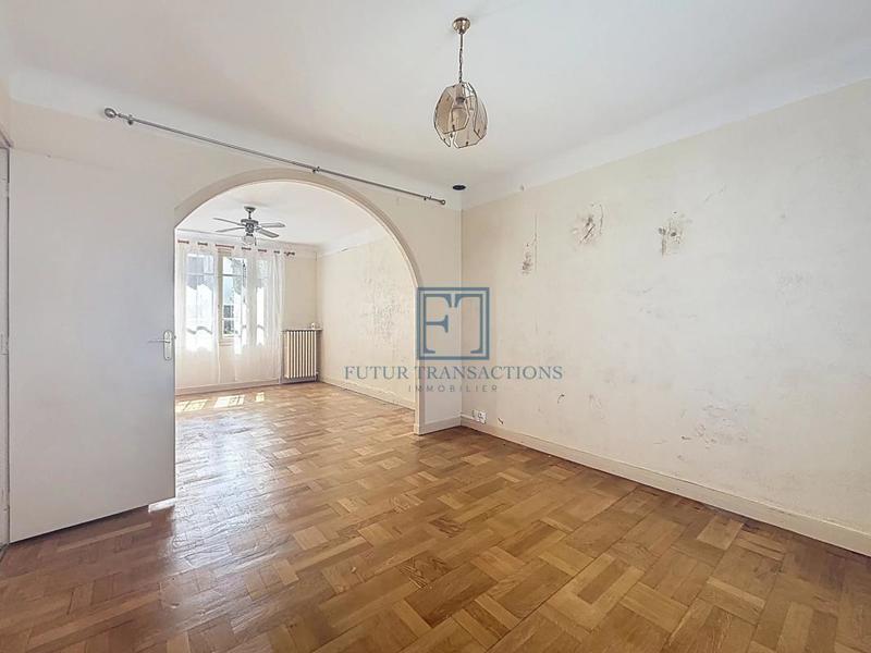 Maison - 93 m² - 6 pièces