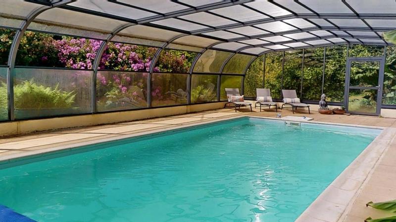 Propriété - 240 m² - 8 pièces