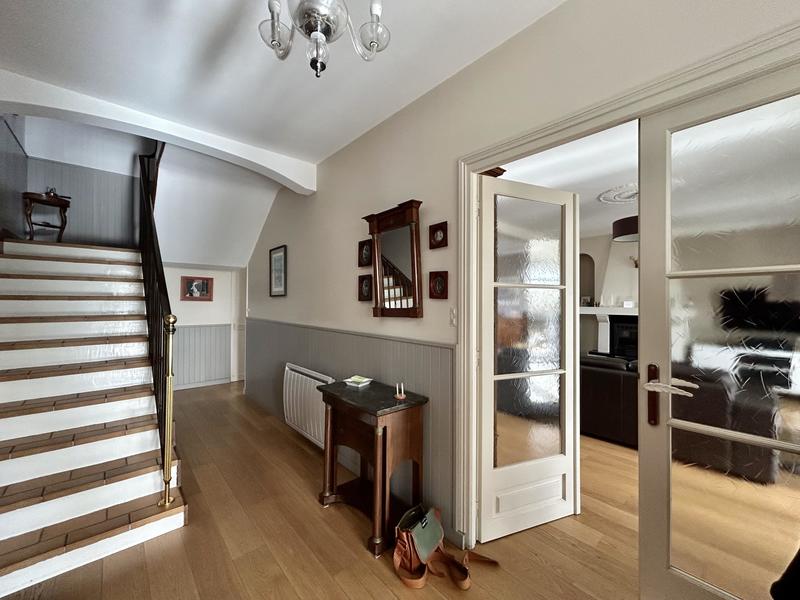 Maison traditionnelle - 150 m² - 8 pièces