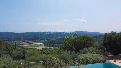 Villa - 201 m² - 6 pièces