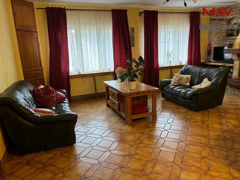 Maison - 219 m² - 8 pièces