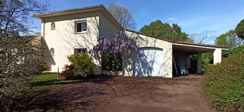 Maison traditionnelle - 204 m² - 6 pièces