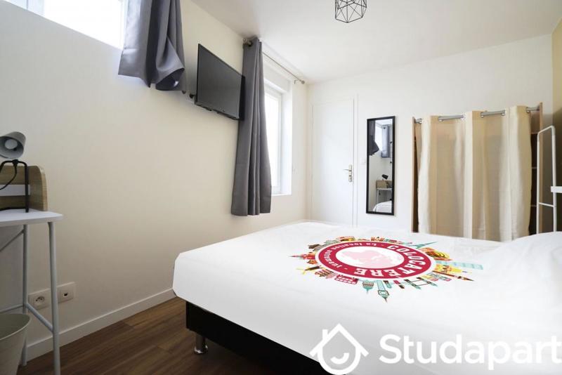 Chambre - 11 m² - 1 pièce