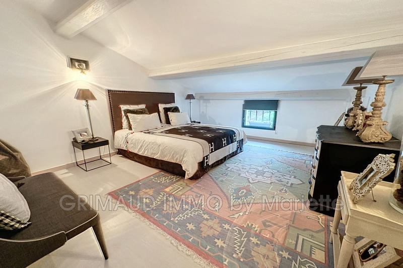 Villa - 283 m² - 8 pièces