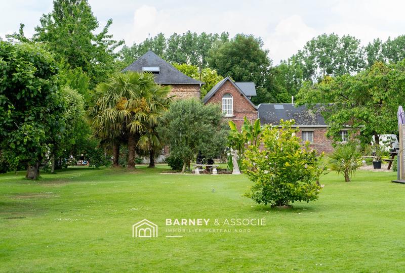 Maison - 440 m² - 12 pièces