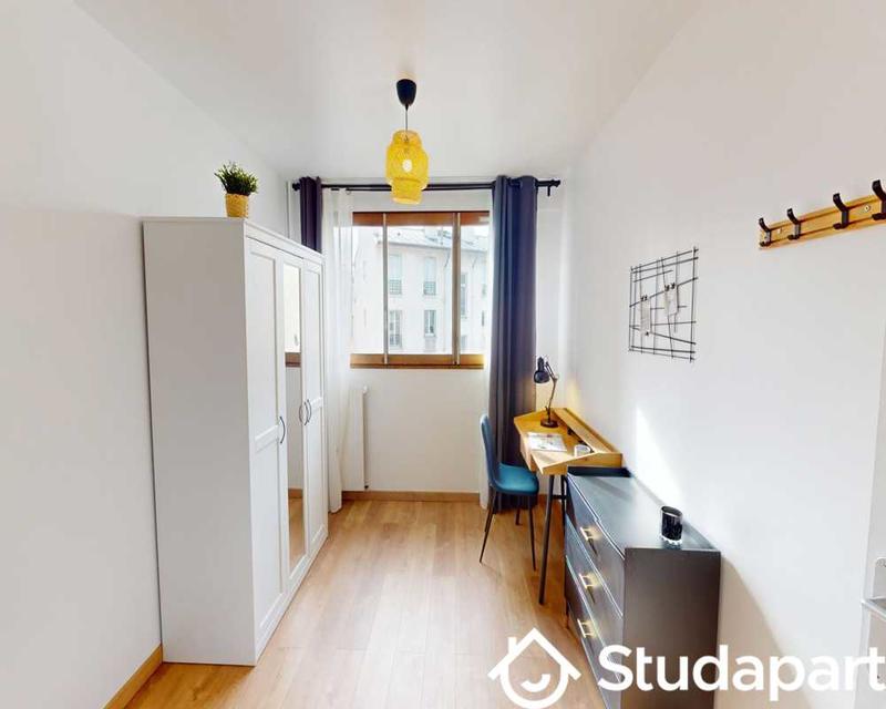 Chambre - 100 m² - 1 pièce