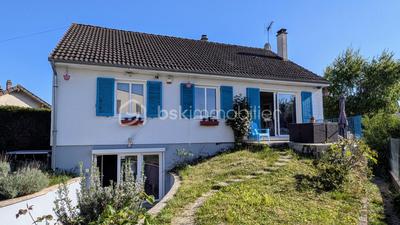 Maison - 95 m² - 5 pièces