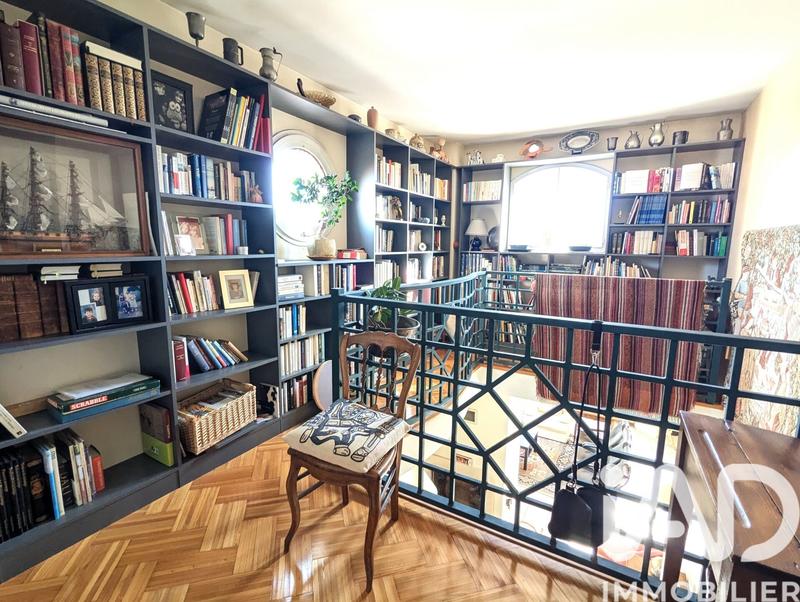 Maison - 200 m² - 8 pièces