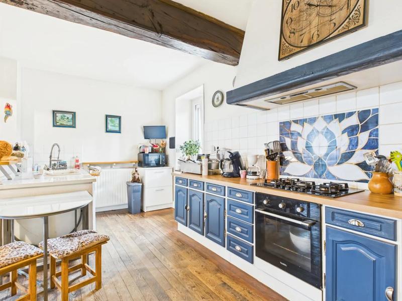 Maison - 281 m² - 11 pièces