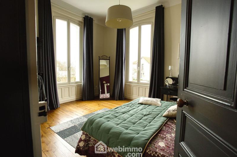 Maison - 163 m² - 7 pièces