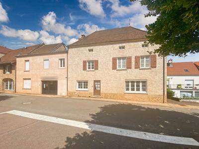 Maison de village - 473 m² - 12 pièces