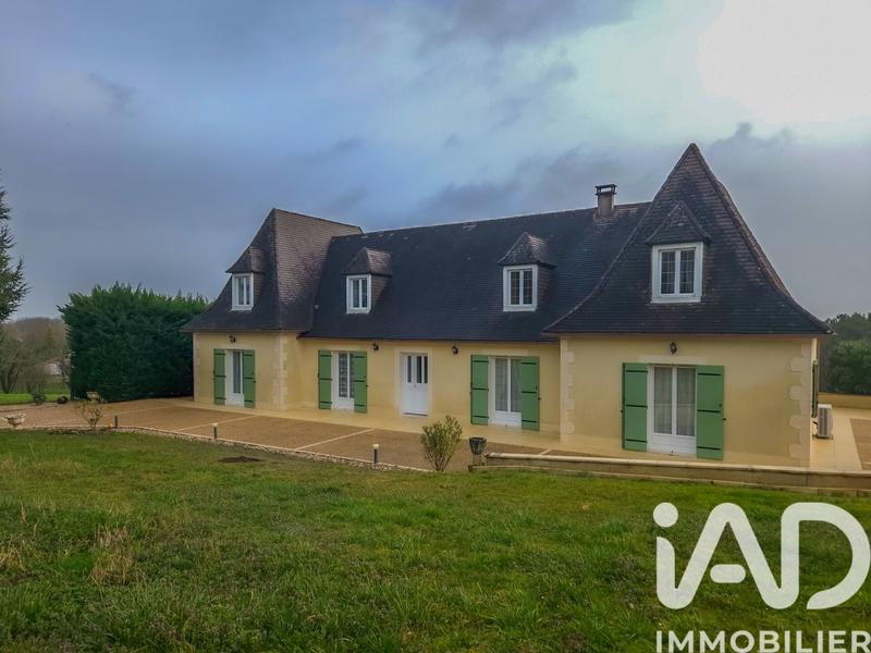 Maison - 180 m² - 8 pièces