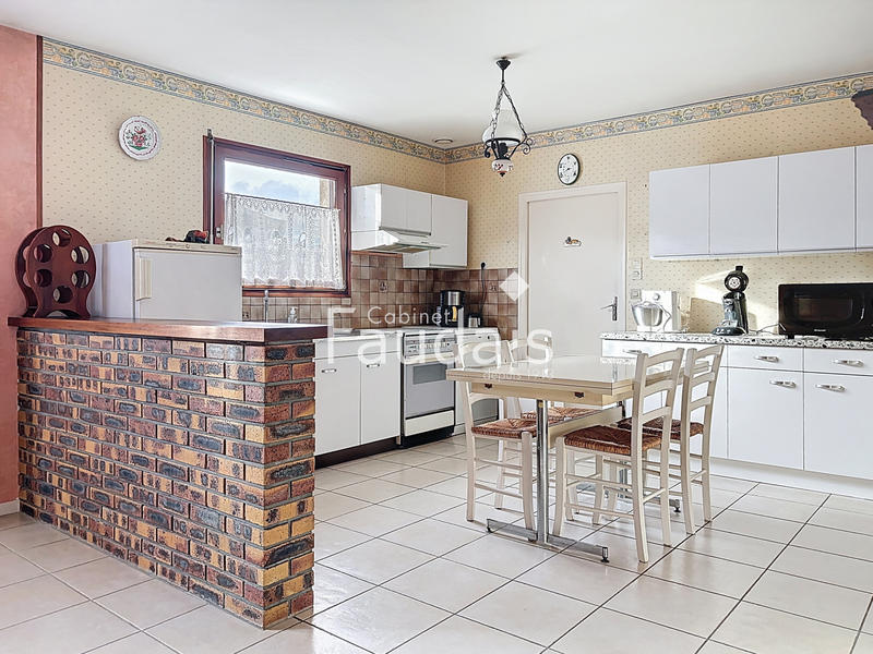 Maison - 95 m² - 5 pièces