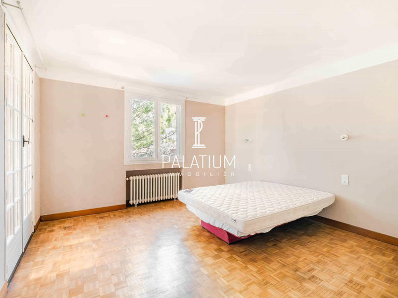 Maison - 210 m² - 8 pièces