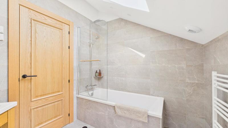 Demeure - 410 m² - 11 pièces