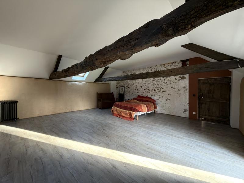 Maison - 261 m² - 8 pièces