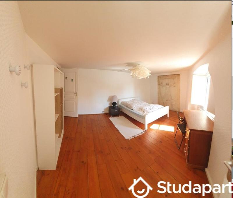 Chambre - 11 m² - 1 pièce