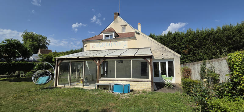 Propriété - 205 m² - 9 pièces