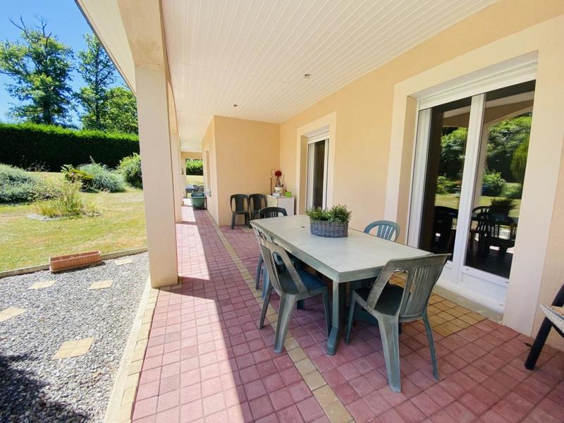 Maison - 220 m² - 7 pièces