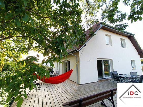 Maison contemporaine - 270 m² - 7 pièces