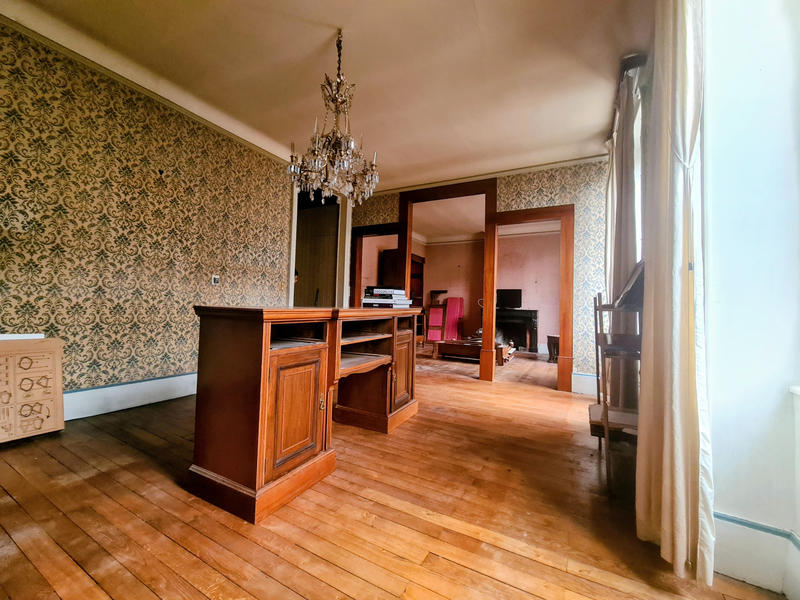 Maison - 227 m² - 10 pièces