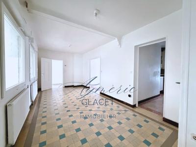 Maison - 92 m² - 5 pièces