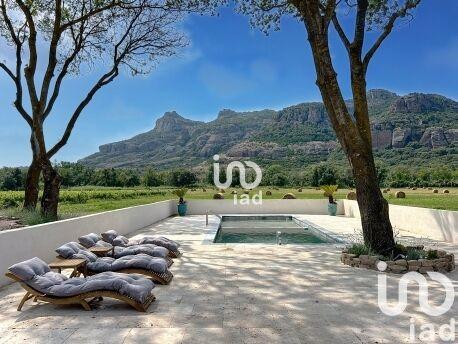 Maison - 870 m² - 13 pièces