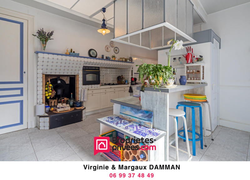 Maison - 326 m² - 15 pièces