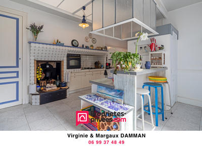 Maison - 326 m² - 15 pièces