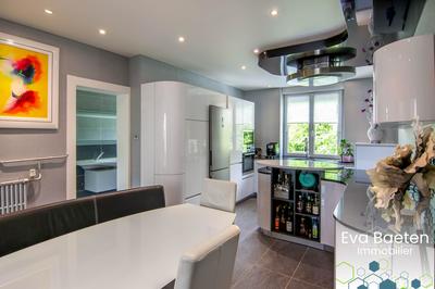 Maison - 265 m² - 10 pièces