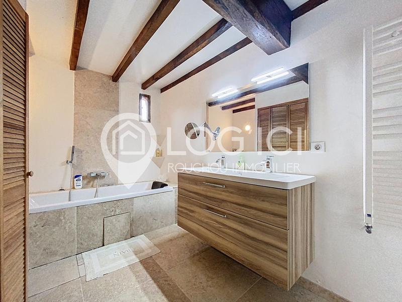 Maison - 220 m² - 8 pièces