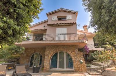 Villa - 204 m² - 6 pièces