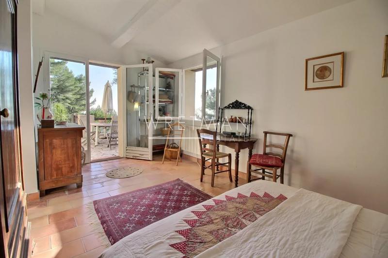 Maison - 180 m² - 6 pièces